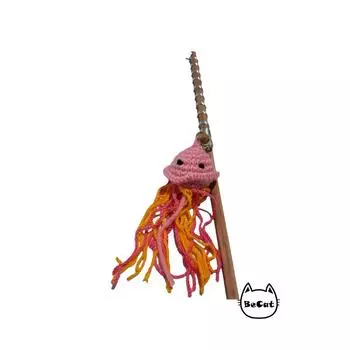 Вязаная медуза, игрушка-амигуруми с колокольчиком и игрушкой-кошкой-удочкой