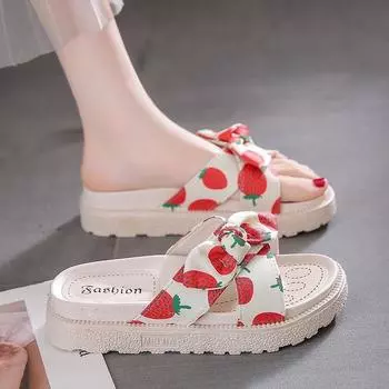 Women s cool slippers summer wear 2025 new Internet celebrity super fire home thick bottom stepping on shit seaside beach sandals 35