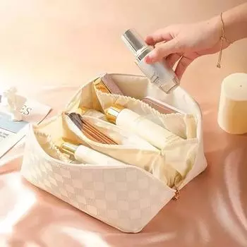 Women s Large-Capacity Luxury Cosmetic Bag Plaid Multifunctional Wash PU Pillow Makeup Pouch Travel Toiletry Handbag бежевый