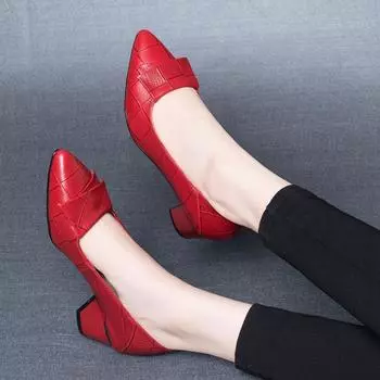 Work shoes women s shoes spring new pointed middle heel square heel single shoes first layer embossed cowhide professional women s single shoes 35