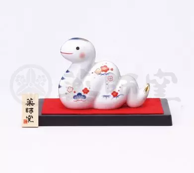 Yakushigama Somenishiki Приглашающая Змея Удачи Большая 2025 Reiwa 7 Зодиакальная Змея Новогоднее Украшение Талисман На Удачу (Якусигама) [75] белый