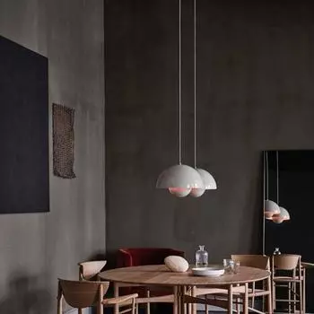 Yousheng Simple Flower Shape Lampshade Small Chandelier Регулируемая длина провода Три цвета света Современный глобус Потолочный светильник для кухни и столовой красный