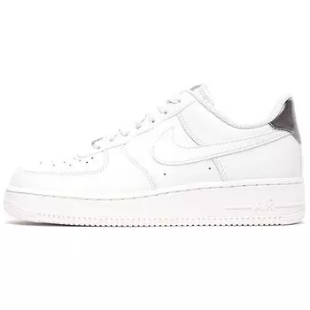 Женские кроссовки Nike Air Force 1 07 ESS Platinum Tint белые AO2132-003