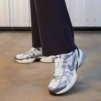 Женские кроссовки Nike V2K Run FD0736-003 220