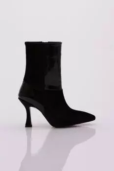 Женские модные ботинки на каблуке