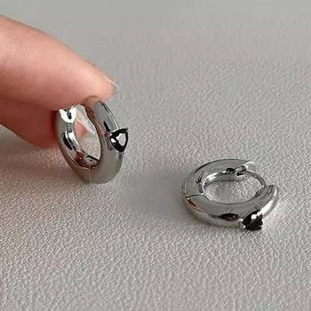 Женские серьги-пряжки Love Zircon, маленькие, с черным сердцем, милые и классные серьги для девочек
