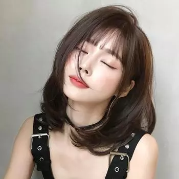 Женский парик с кружевом спереди, термостойкий, короткий, с прямой челкой, для ежедневного использования, натуральный, длиной до плеч, с завитками внутрь