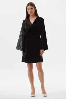 Платье с вышивкой