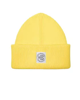 Желтая шапка с нашивкой Chobi