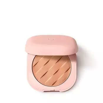 BEAUTY ESSENTIALS SILKY MATTE BRONZER