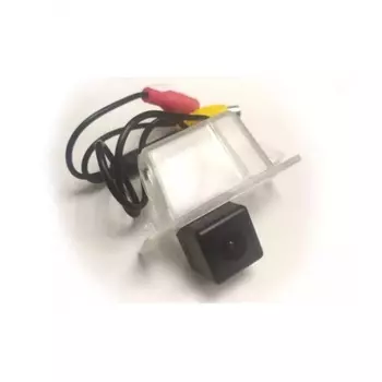 Камера заднего вида Phantom CA-2210