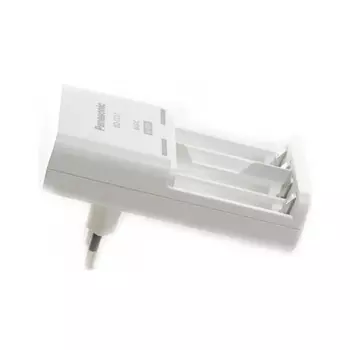 Зарядное устройство Panasonic Basic Charger (2-4*AA, 2-4*AAA)