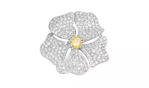 Брошь серебряная Delta «Цветок» с фианитами