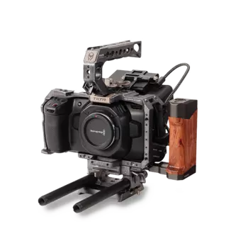 Кабель Tilta 90-Degree USB-C Cable для BMPCC 4K/6K 30 см CB-USBC-30