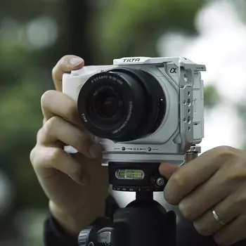 Клетка Tilta Half Cage Lightweight Kit для Sony ZV-E1 Серебро TA-T35-A-S