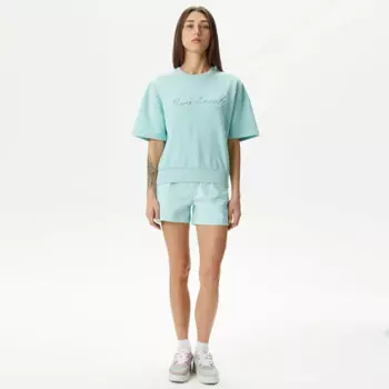 Женские короткие однотонные шорты Lacoste
