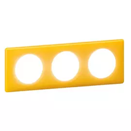 066673 Рамка Celiane Классика Песочный муар 3-постовая Legrand