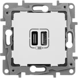 672236 Зарядное устройство с двумя USB-разьемами тип A-тип С 240В/5В 3000мА - Etika - Цвет Белый Legrand