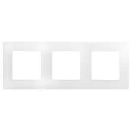 672503 Рамка Etika Белый 3-постовая Legrand