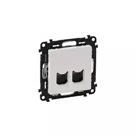 753443 Valena LIFE. Информационная розетка двойная RJ45 Кат. 6 UTP. С лицевой панелью. Белая Legrand