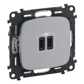 755347 Legrand Valena ALLURE. Зарядное устройство с двумя USB-разъёмами тип С-тип С 240В/5В 3000мА.С лицевой панелью. Цвет Алюминий.