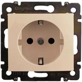 774320 Valena Розетка 1-ая с/з Legrand