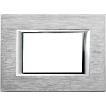 HA4803CR Рамка Axolute Квадрат Хром 3 модуля Bticino