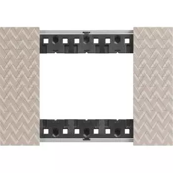 KA4803модуляM Рамка Bticino Living Now OPTIC 3-модульная