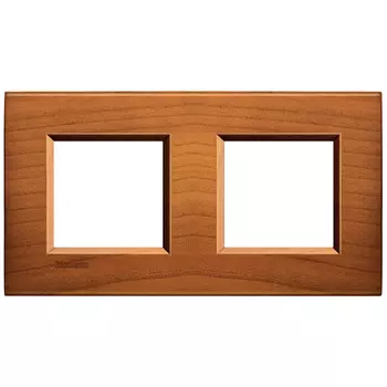 LNA4802M2LCA Рамка LivingLight Квадрат Американская вишня 2+2 модуля Bticino