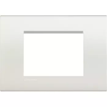 LNA4803BI Рамка LivingLight Квадрат Белый 3 модуля Bticino