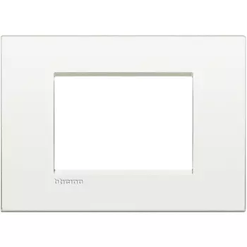 LNC4803BN Рамка LivingLight Air Белый 3 модуля Bticino