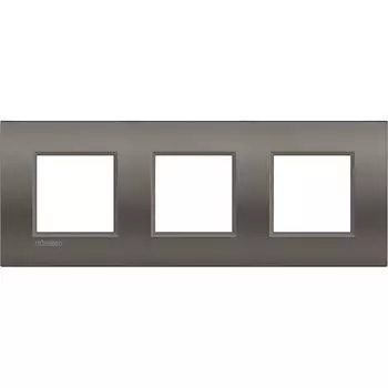 LNE4802M3CY Рамка 3 поста AIR, прямоугольная форма. СОФТ. Цвет Глина. Немецкий стандарт, пост 2 модуля. Bticino LIVINGLIGHT