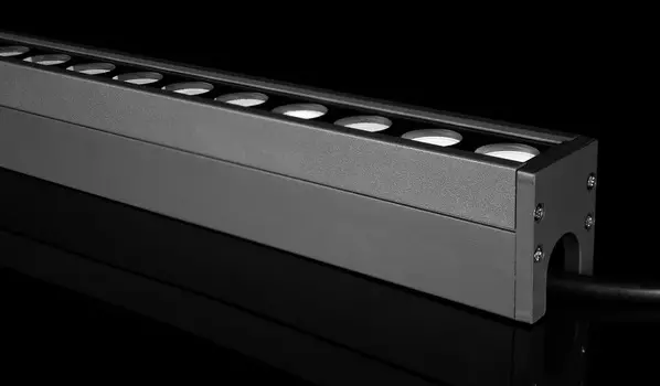 Архитектурный линейный светодиодный прожектор ЭМИТТЕР 36Z-500-24-17-CW