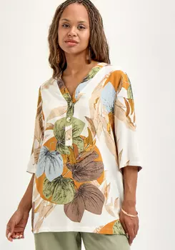 Блуза из штапеля с тропическим принтом