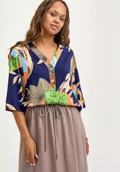 Блуза из штапеля с тропическим принтом