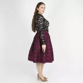 Блуза с круглым вырезом и гипюром