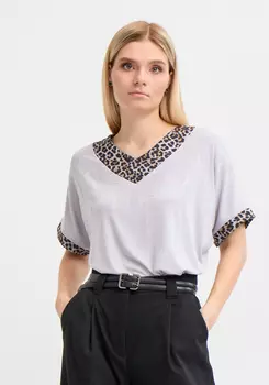 Блуза с леопардовым вырезом