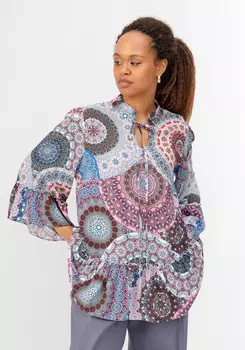 Блуза с отрезной кокеткой по низу