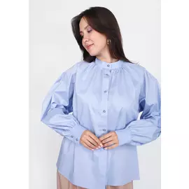 Блуза с воротником стойкой с объемным рукавом