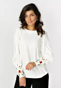 Блуза с вышивкой на манжетах