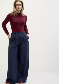 Брюки-палаццо со складками на талии