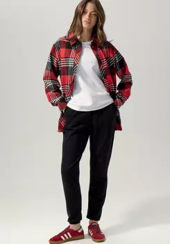 Брюки прямые с нашивкой