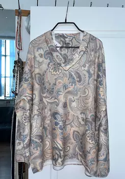 Джемпер оверсайз с V-образным вырезом Resale