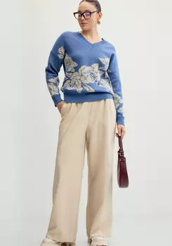 Джемпер с флористическим мотивом