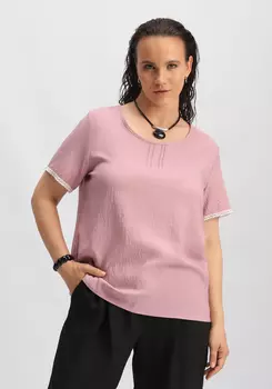 Футболка с кружевными вставками на рукавах