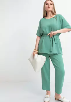 Костюм с брюками из легкой ткани