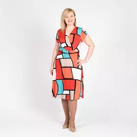 Платье приталенного кроя с дизайнерским орнаментом