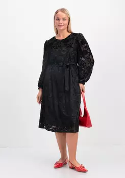 Платье с цветами из бархата