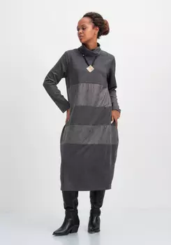 Платье с декоративными вставками