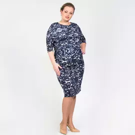 Платье с узорами и резинкой на талии